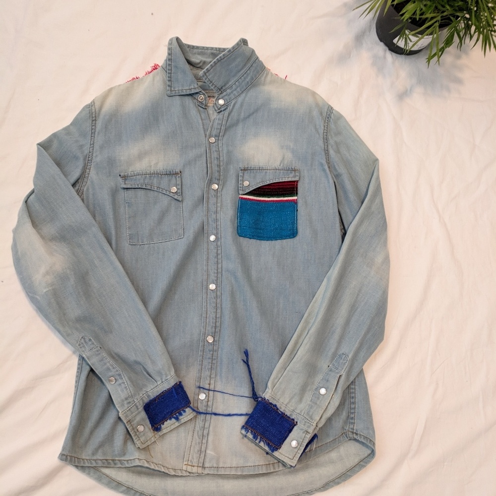 Rare Free People Baja Embroidered Denim Button Down Shirt - Picture 5 of 5